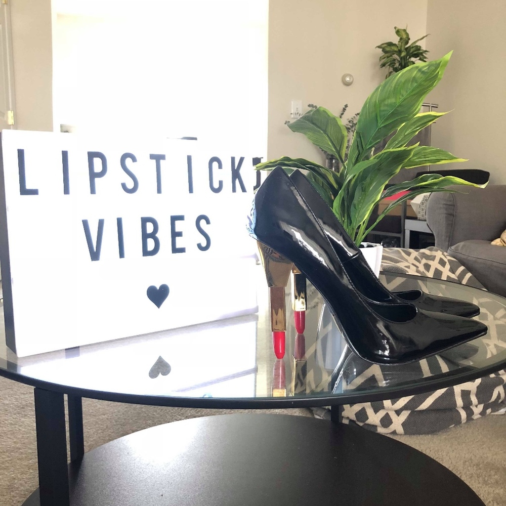 LIPSTICK HEELS -  BLACK HEELS
